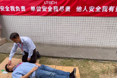 人工呼吸示范