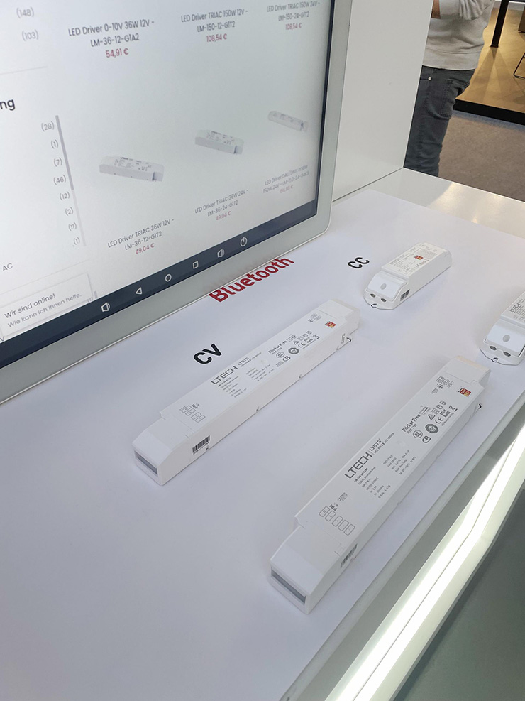 雷特參展電源特寫