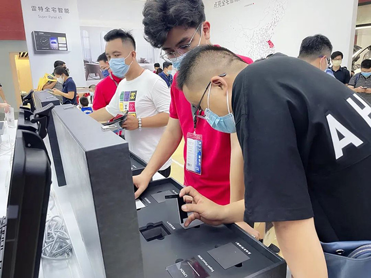 2022光亞展直擊雷特展位現(xiàn)場用戶體驗(yàn)產(chǎn)品
